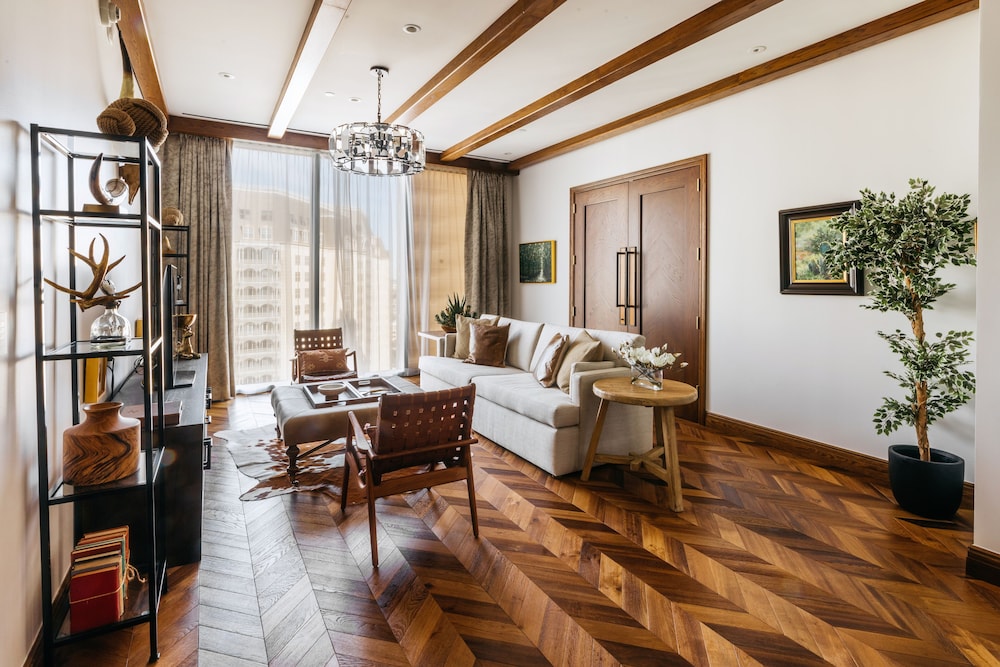 East Parlour Suite