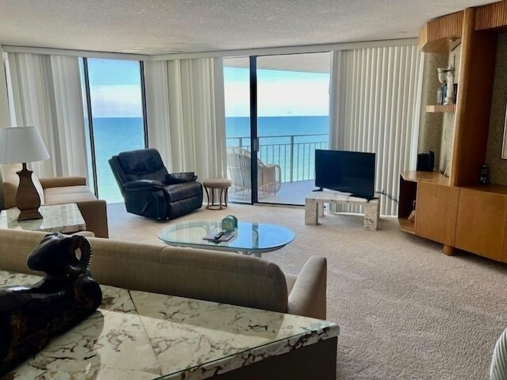 Condo, 2 Bedrooms photo 1