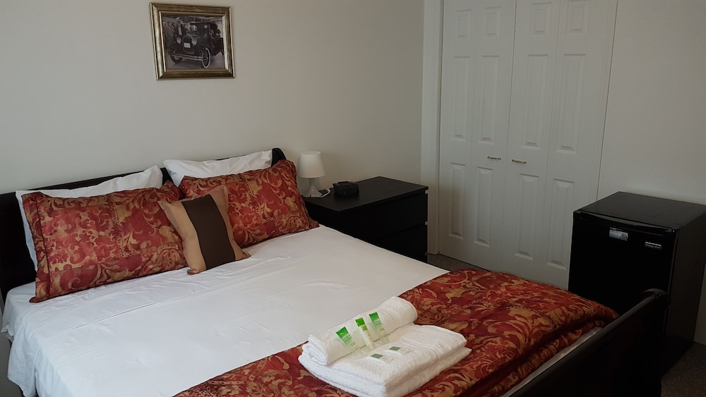 Deluxe Room, 1 Queen Bed, 2 Bathrooms, Ground Floor photo 3