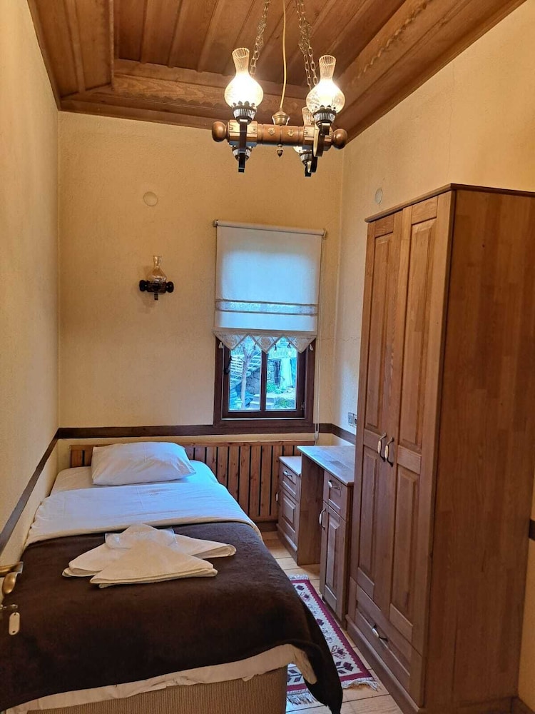 Economy Room photo 1