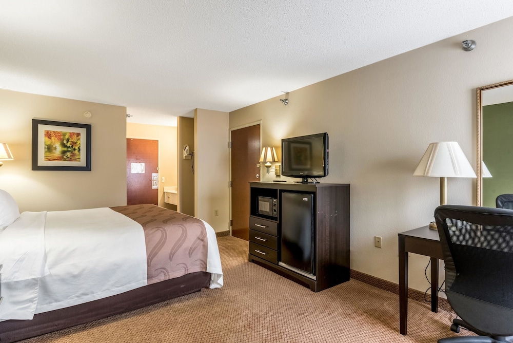 Suite, 1 King Bed, Non Smoking (Upgrade) - Photo 1