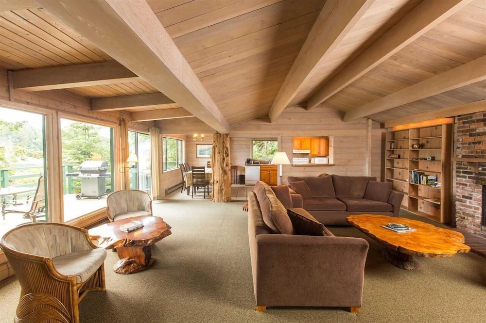 Superior House photo 1