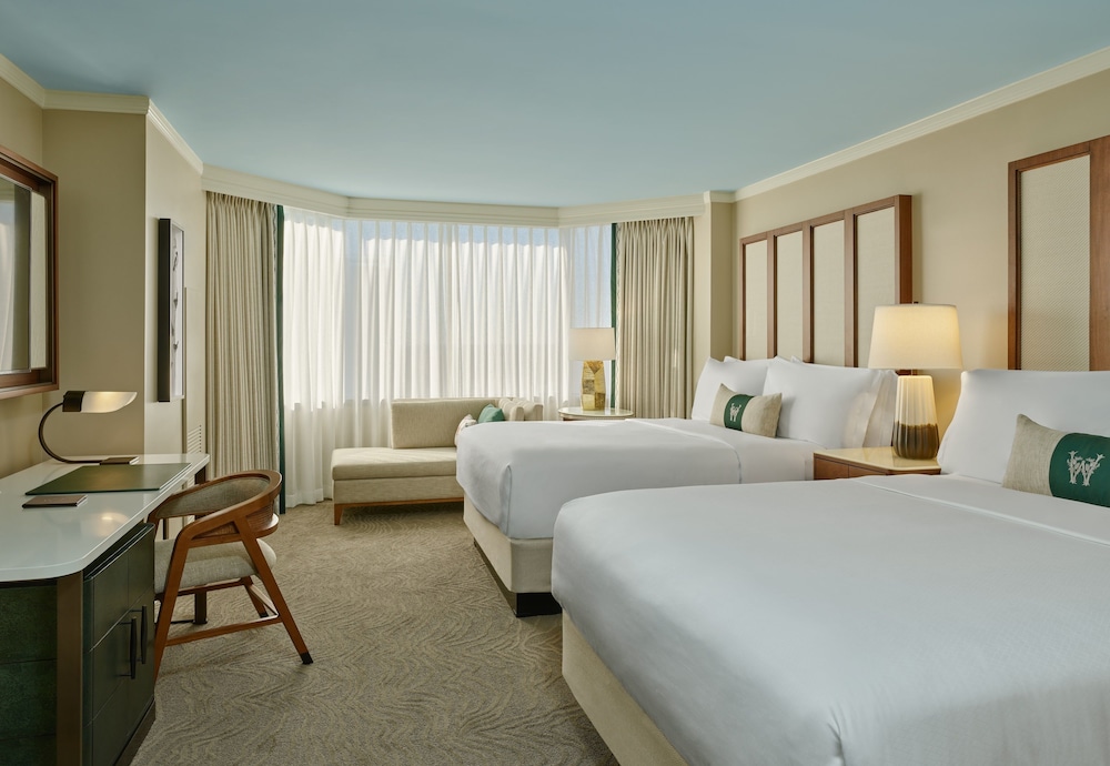 Deluxe Room, 2 Queen Beds photo 2