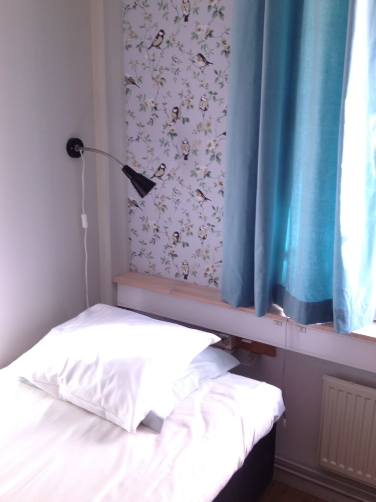 Economy Room, 2 Twin Beds, Non Smoking photo 1