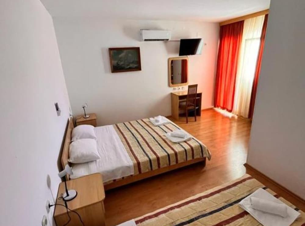 Triple Room (Triple Room with Balcony with Sea Vie)