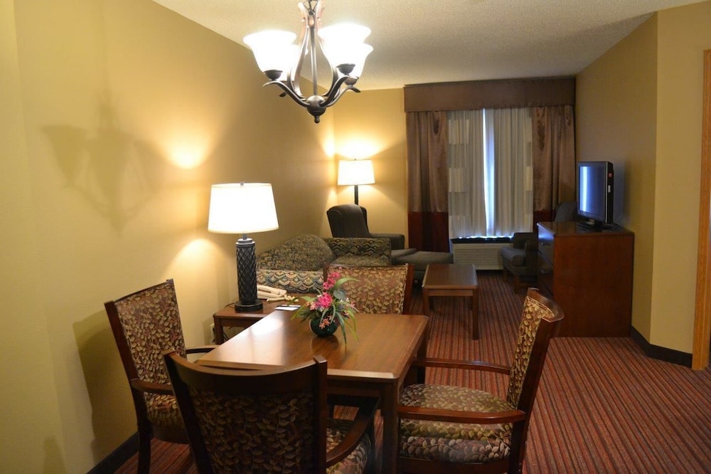 Suite, 1 King Bed with Sofa bed, Non Smoking - Photo 3