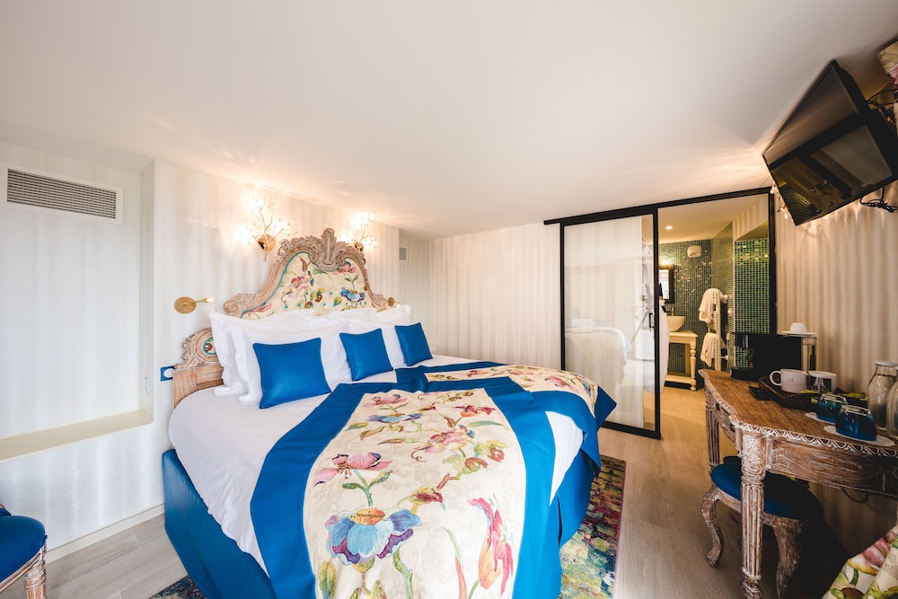 Classic Room, Garden Area