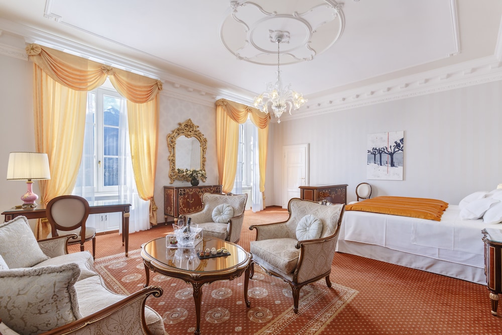Room (Open Space Suite) photo 2