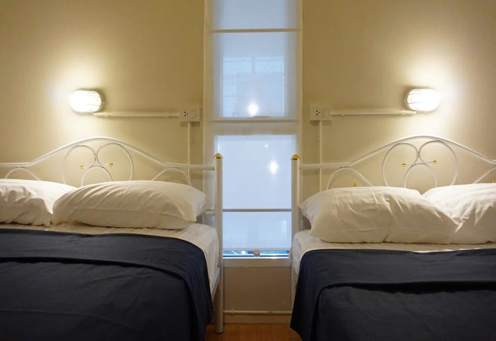 Quadruple Room With Shared Bathroom photo 3