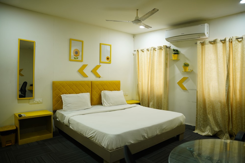 Deluxe Room, City View