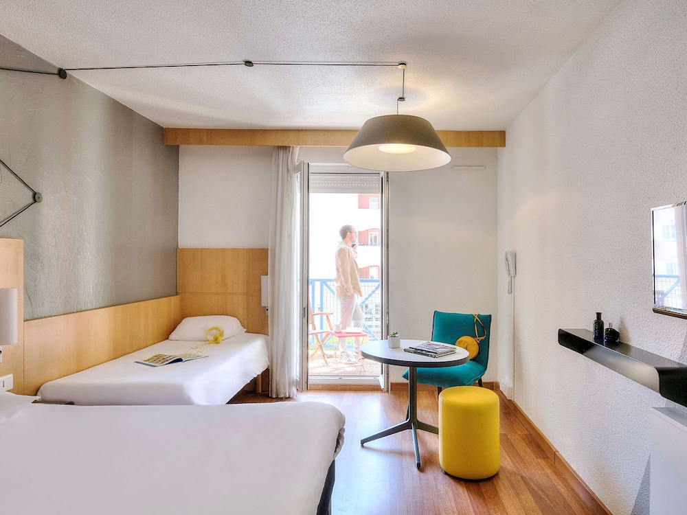 Standard Double Room, Multiple Beds - Photo 2