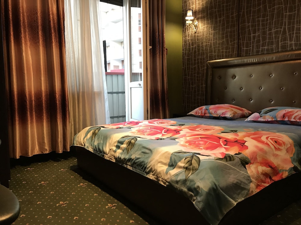 Standard Double Room, 1 King Bed, Smoking