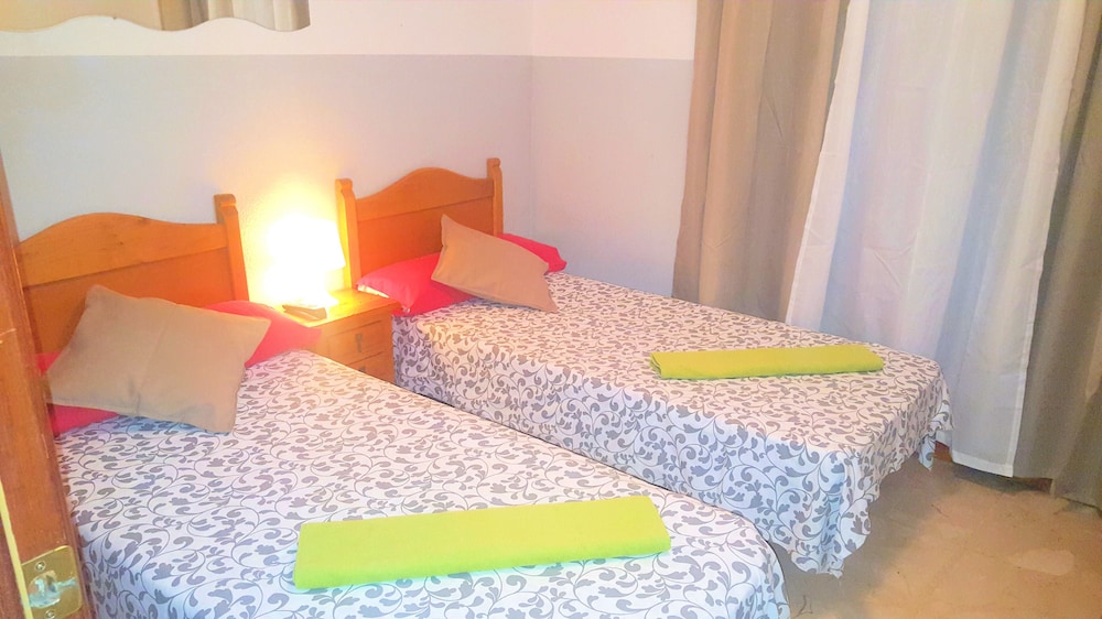 Twin Room, Shared Bathroom photo 2