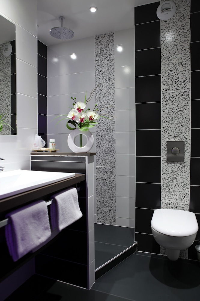 Double Room - Photo 8