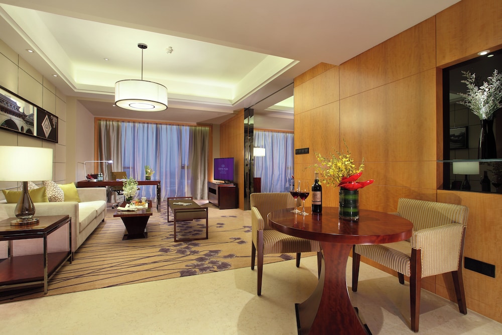 1 Bedroom Suite