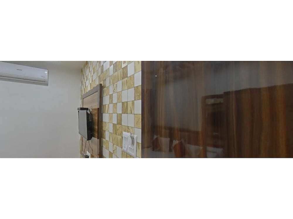 Deluxe Quadruple Room, City View photo 3