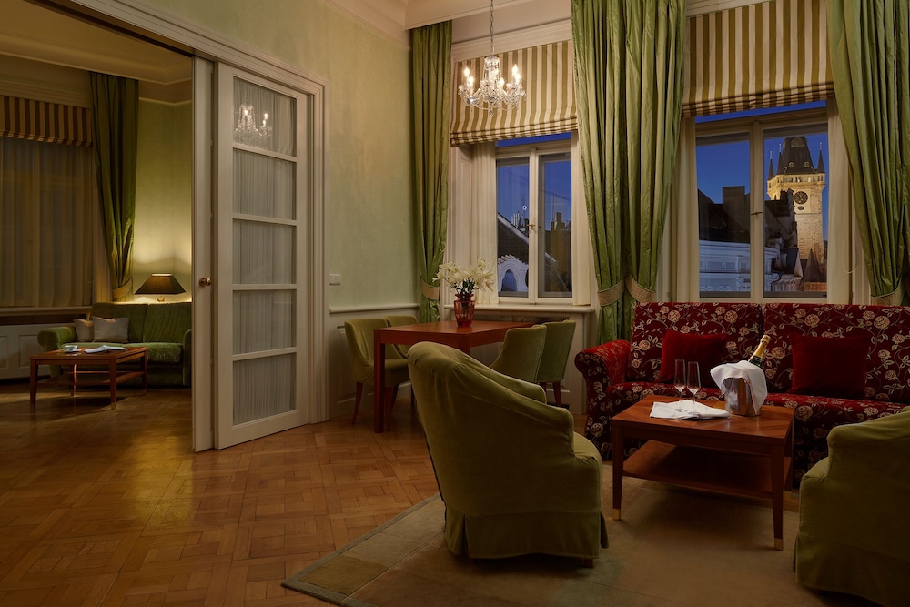Old Town Square Suite
