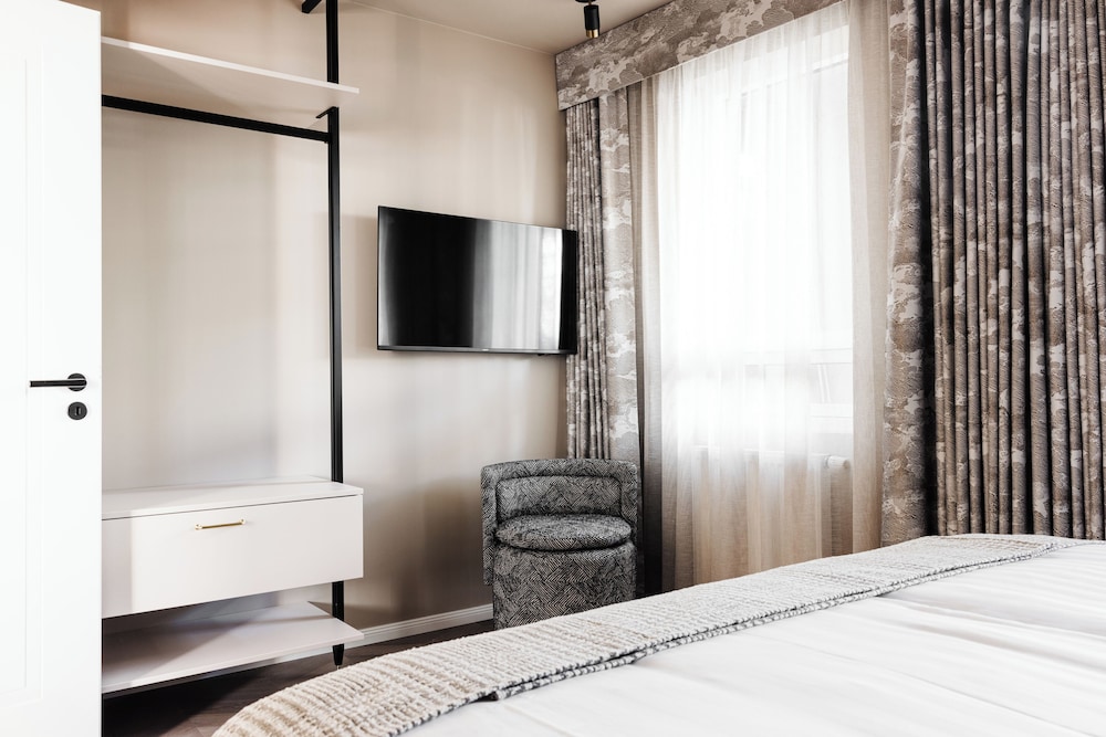 Suite - Photo 7