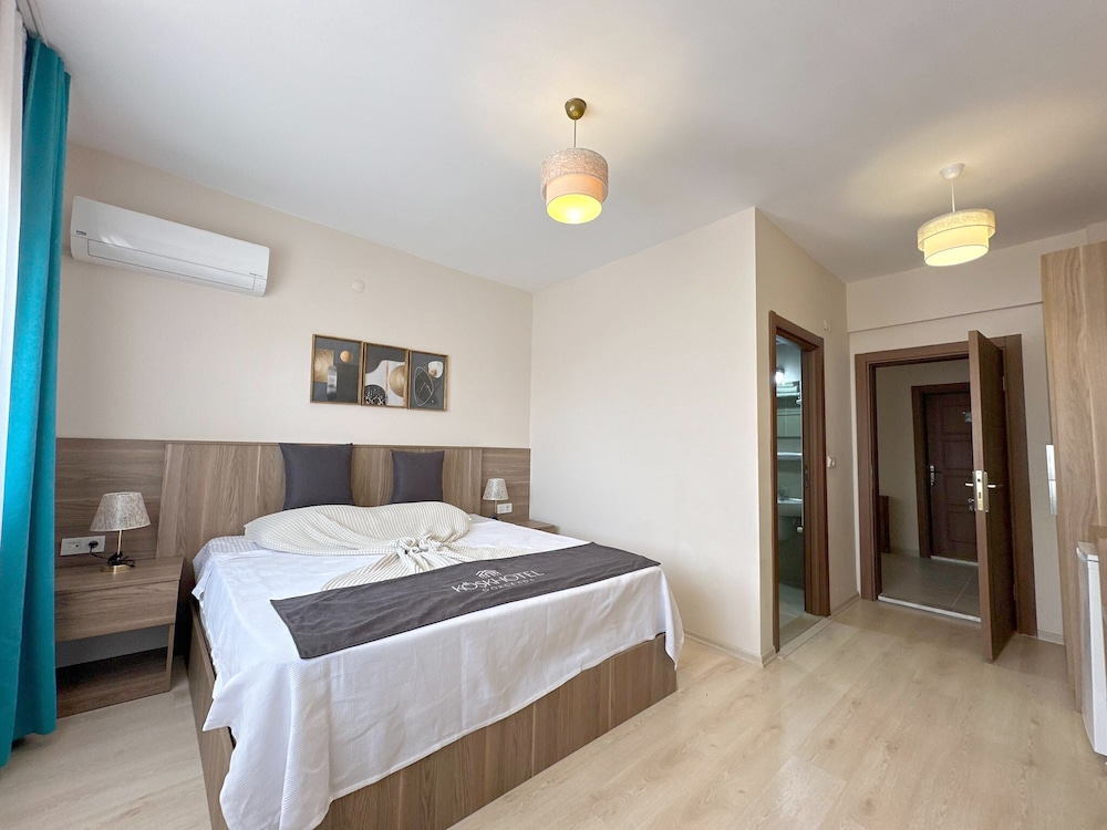 Deluxe Balcony Room photo 1