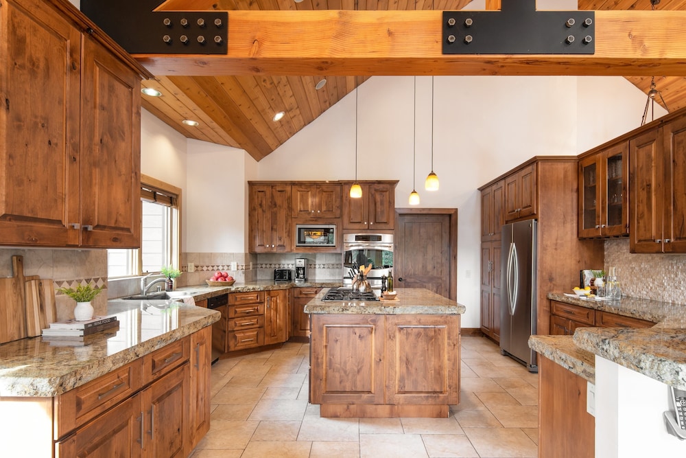 House (4 Bedrooms) photo 2