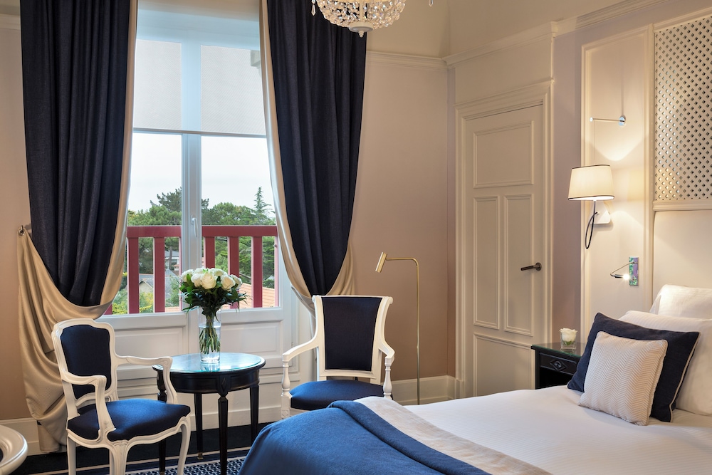 Superior Room, 1 Double Bed, City View photo 3