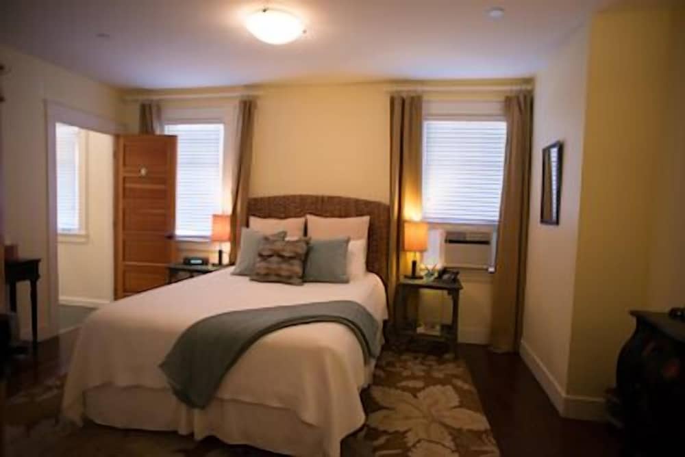 Snoqualmie River Suite photo 1