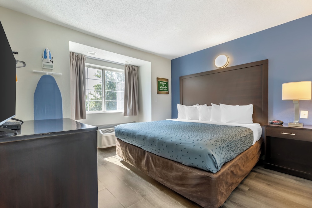 Suite, 1 King Bed, Non Smoking - Photo 6