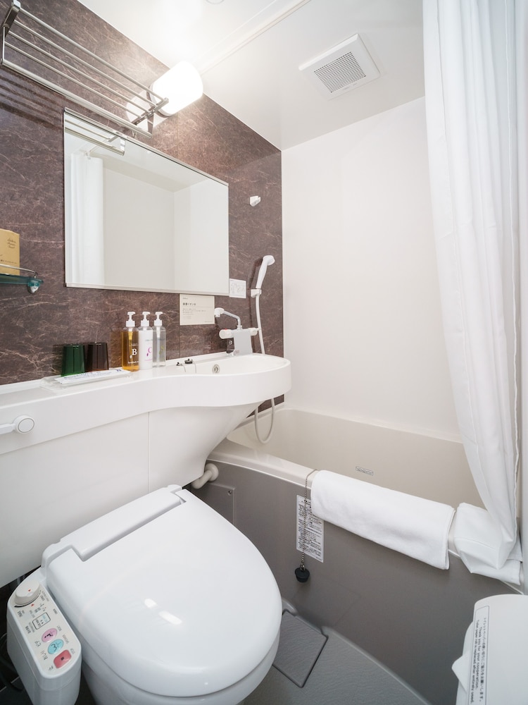 Standard Double Room, Smoking - Photo 6