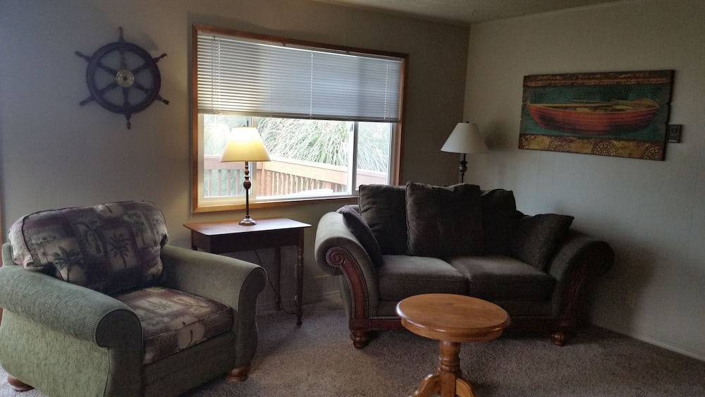 (G) Cottage, 2 Queen Beds, Ocean View (Pet Friendly) photo 2