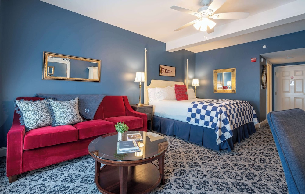 Superior Room (King with Sofa Bed) - Photo 3