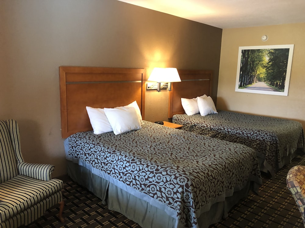 Room, 2 Queen Beds, Smoking