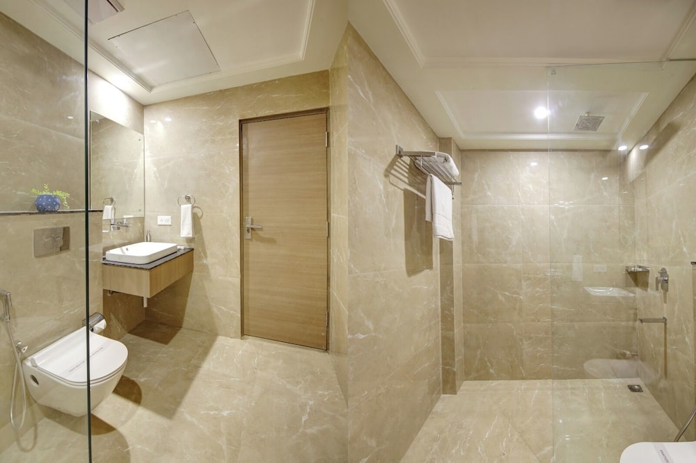 Deluxe Double Room, City View photo 2
