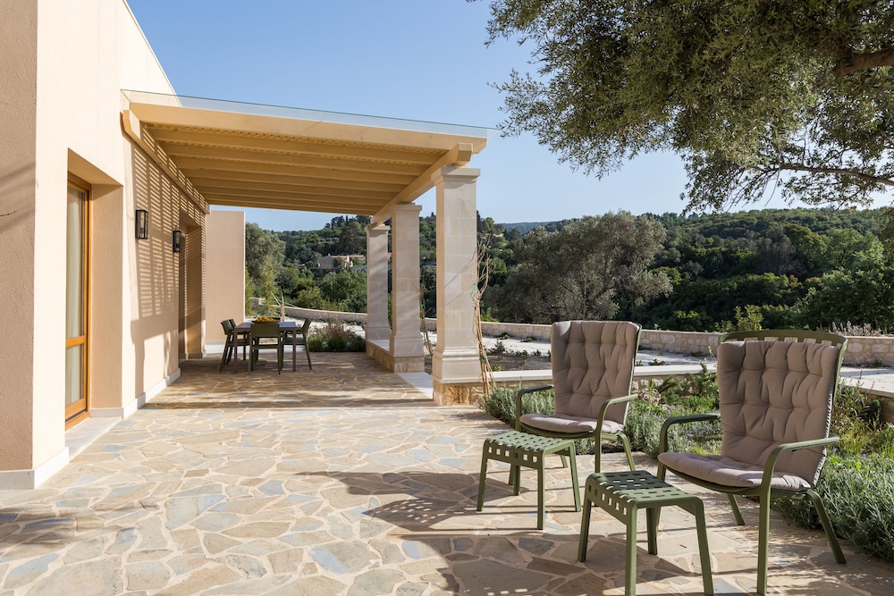 Asterope Villa thumbnail 6
