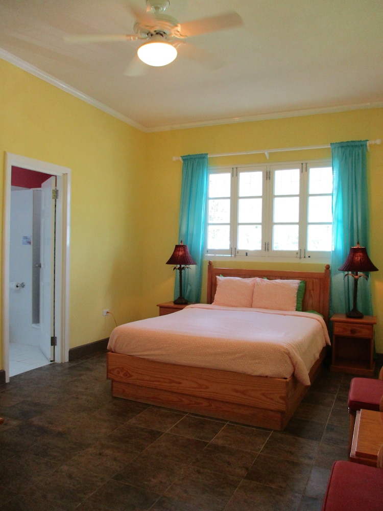 Premium Room, 2 Queen Beds, Private Bathroom, Partial Sea View