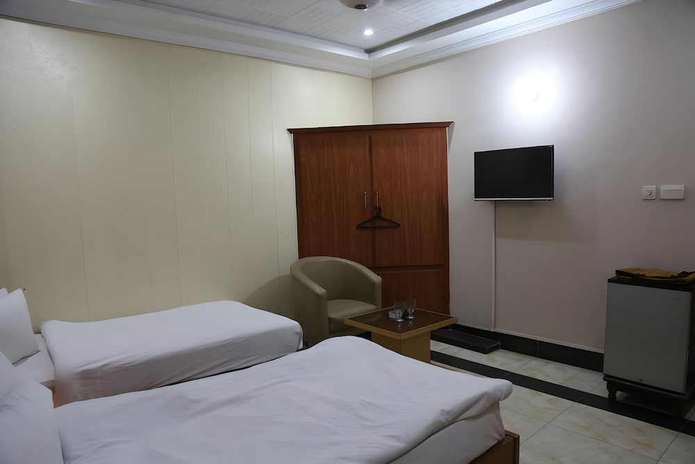 Deluxe Double or Twin Room photo 3