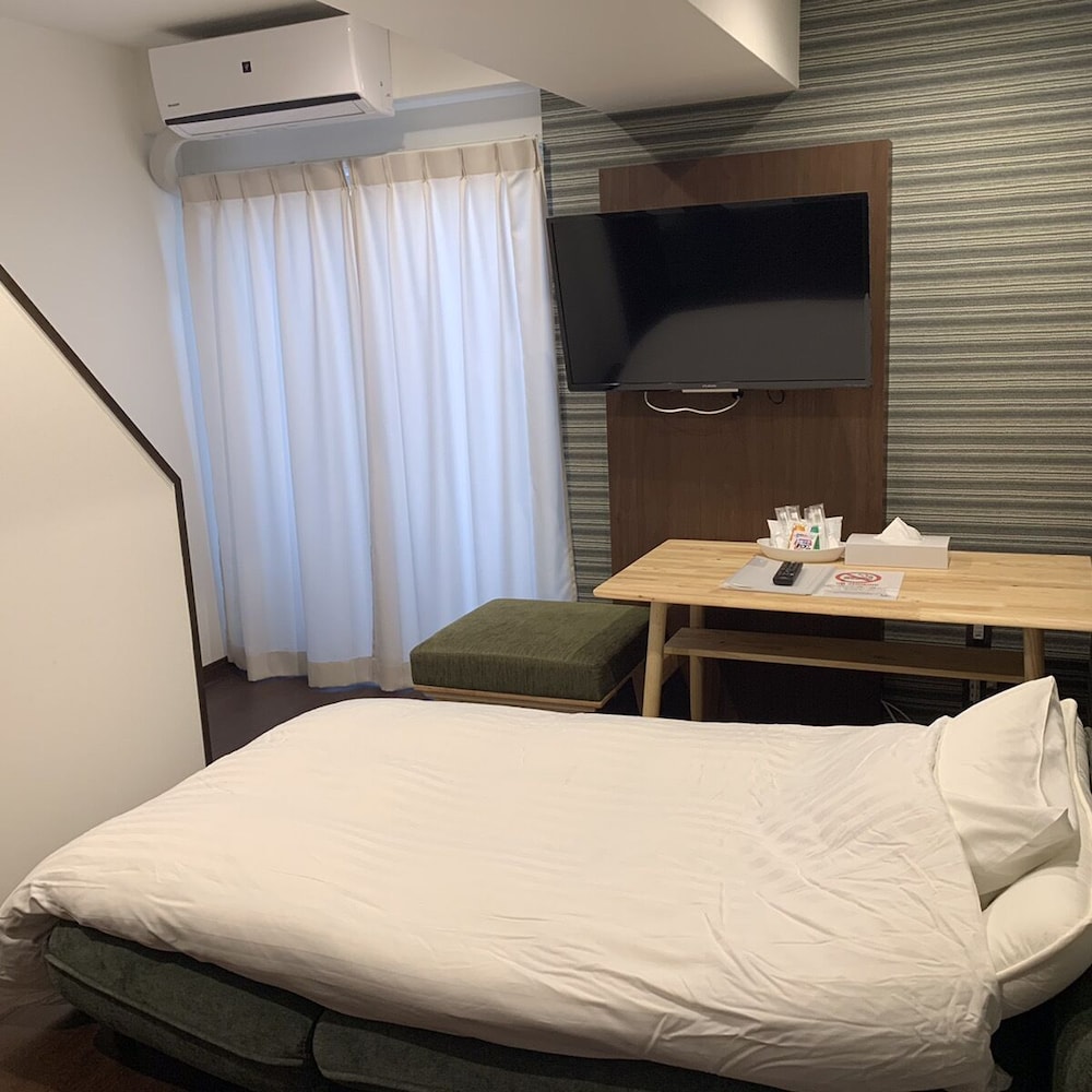Suite, 1 Bedroom - Photo 15