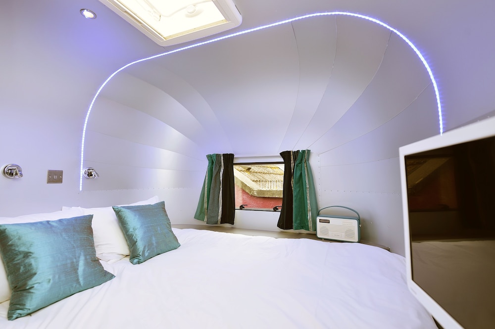 16 Ft Caravan photo 1