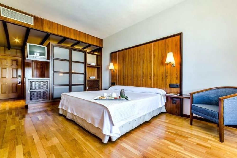 Double Room - Photo 5