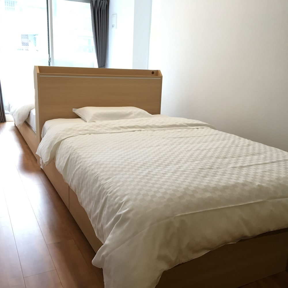 Twin Room For 1 Guest