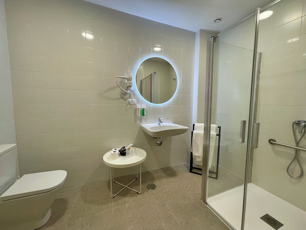 Deluxe Double Room Single Use photo 3