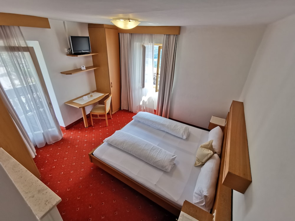 Standard Double Room, 1 Queen Bed, Balcony, City View photo 1