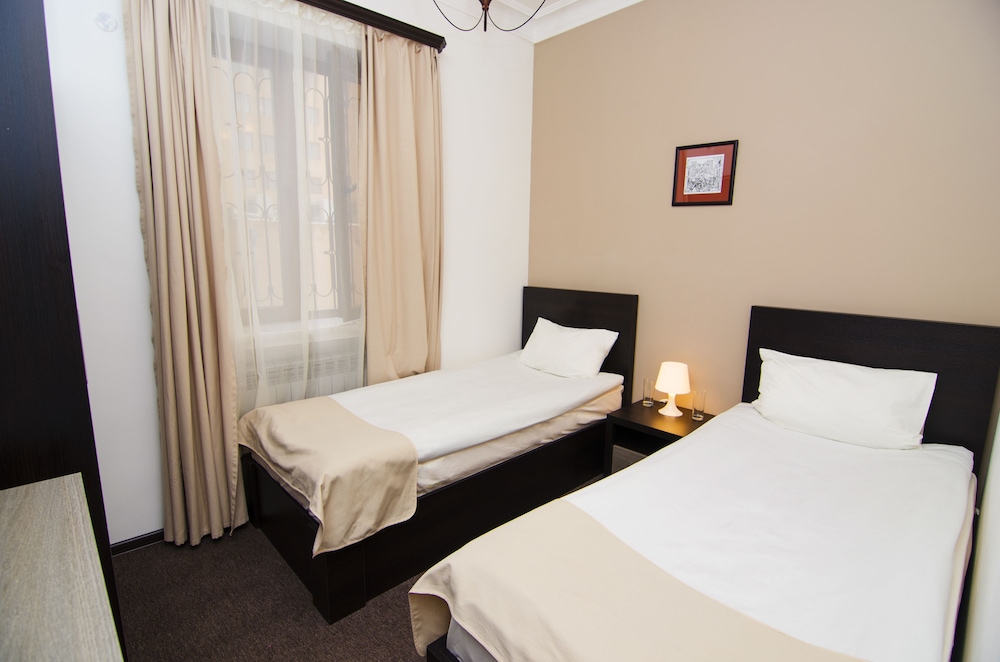 Standard Twin Room photo 2