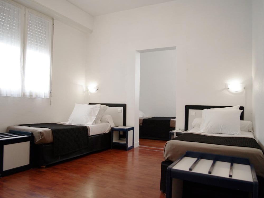 Twin Room, Courtyard View photo 2