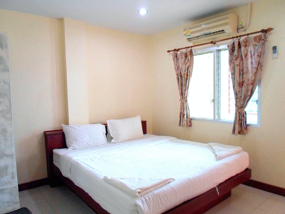 Standard Room, 1 Double Bed, City View photo 3