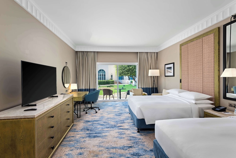 Deluxe Room, 1 King Bed, Sea View - Photo 1