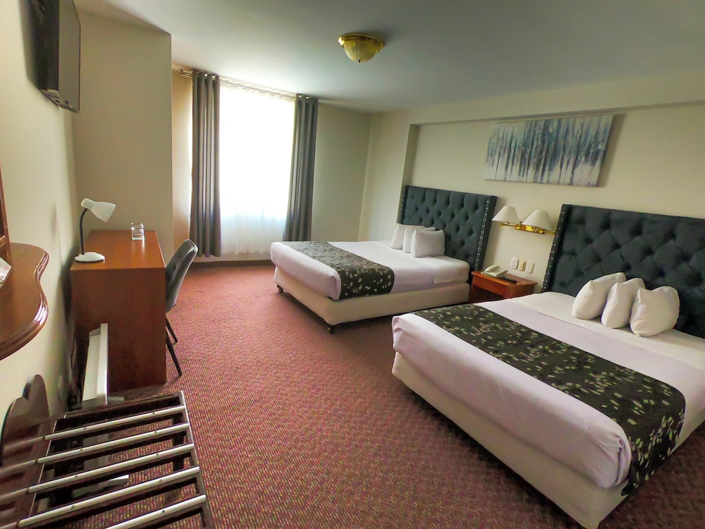 Standard Twin Room, Private Bathroom - Photo 12