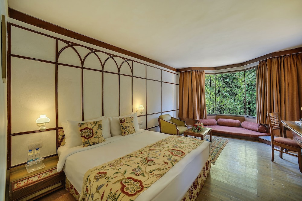 Deluxe Room, 1 Queen Bed (Deluxe Room) photo 2