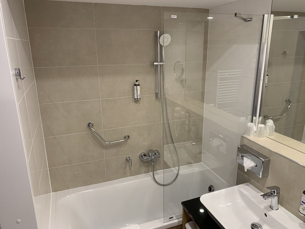 Standard Twin Room - Photo 5