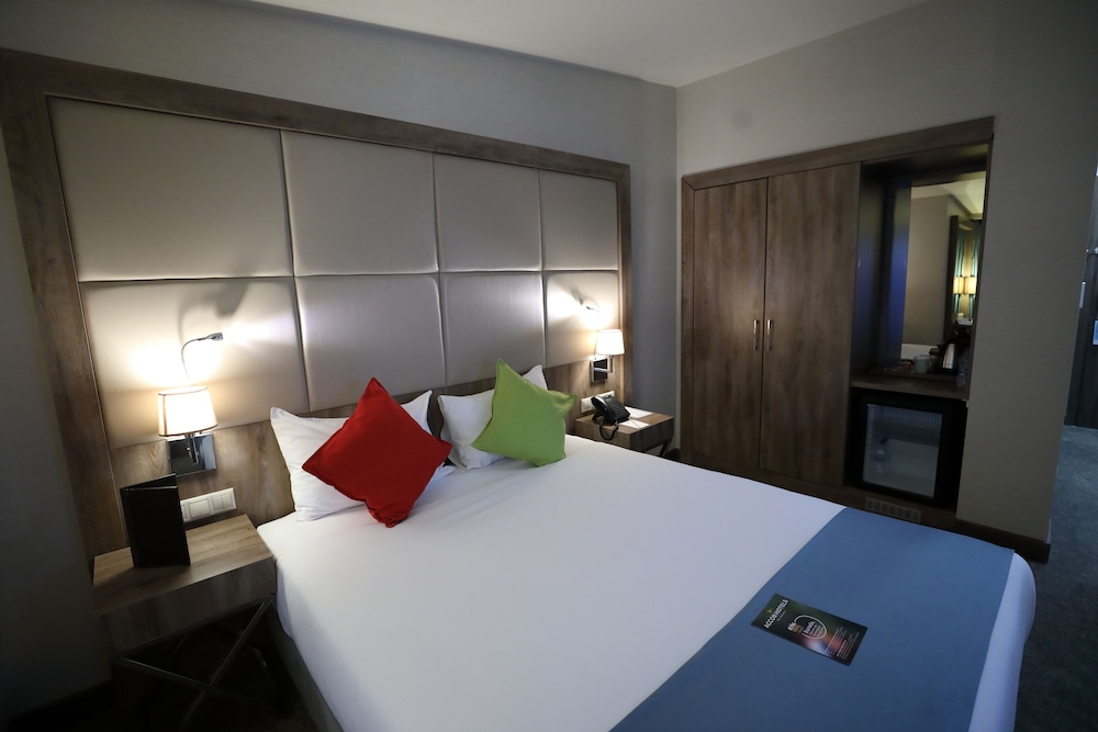 Economy Room, 1 Double or 2 Twin Beds photo 3
