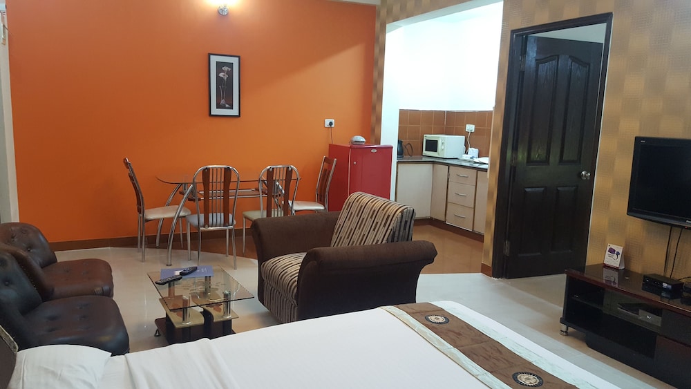 Family Double Room, Multiple Beds, Kitchen photo 1